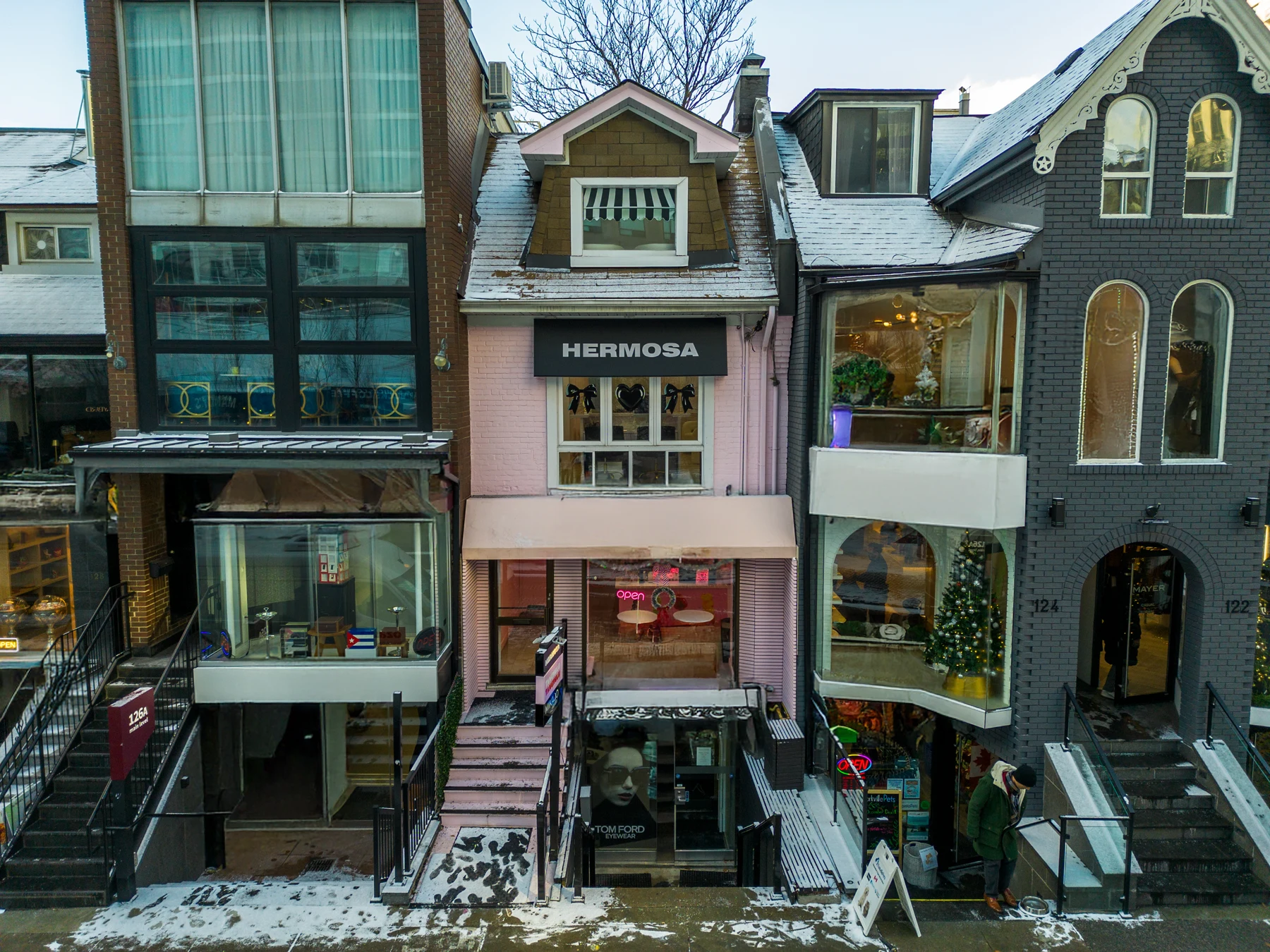 Hermosa Yorkville building exterior