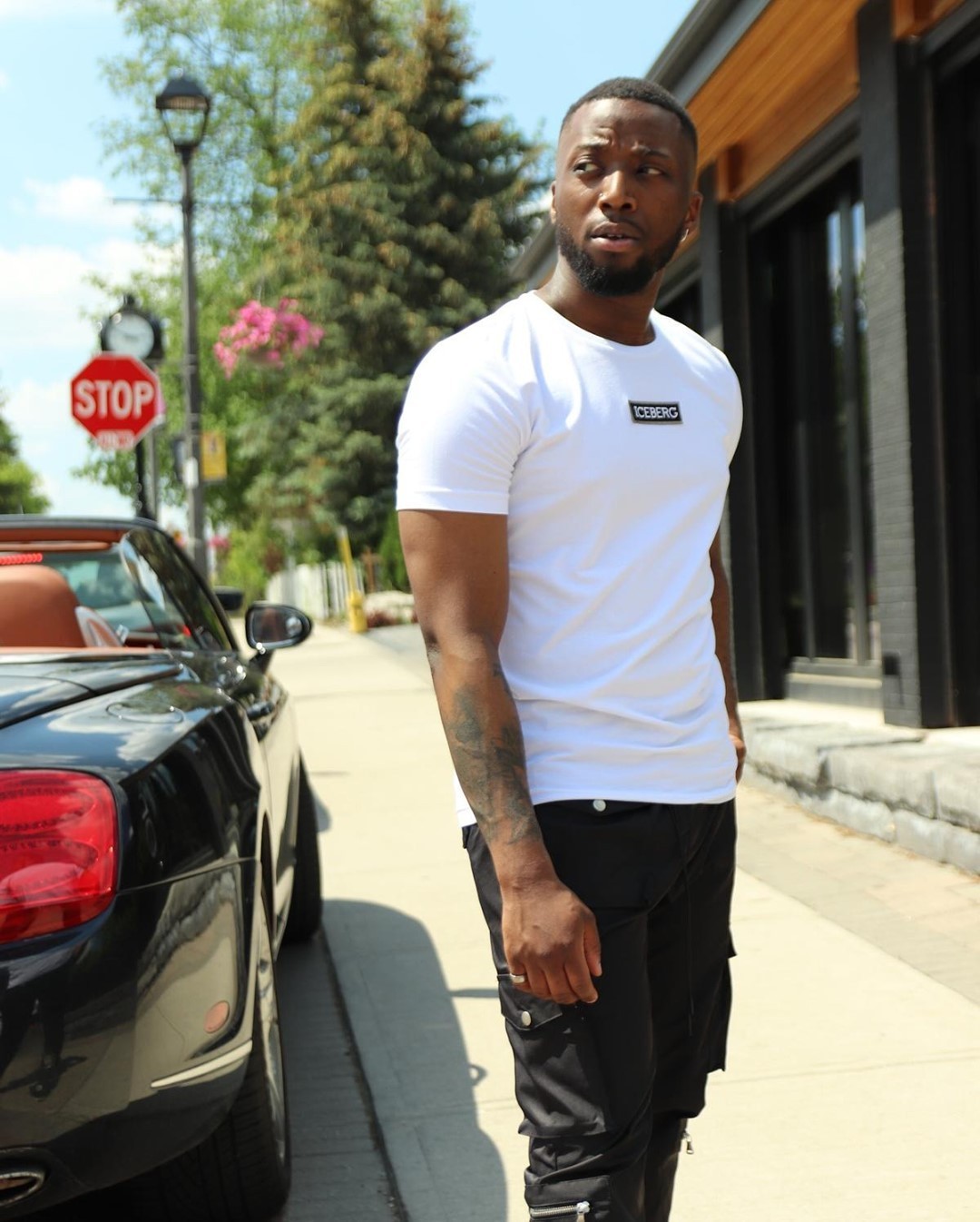 Brought @iceberg to the avenue.

#iceberg #summerfashion #summerclothing #springclothing #italianclothing #shopsmall #shopsmallbusiness #sho