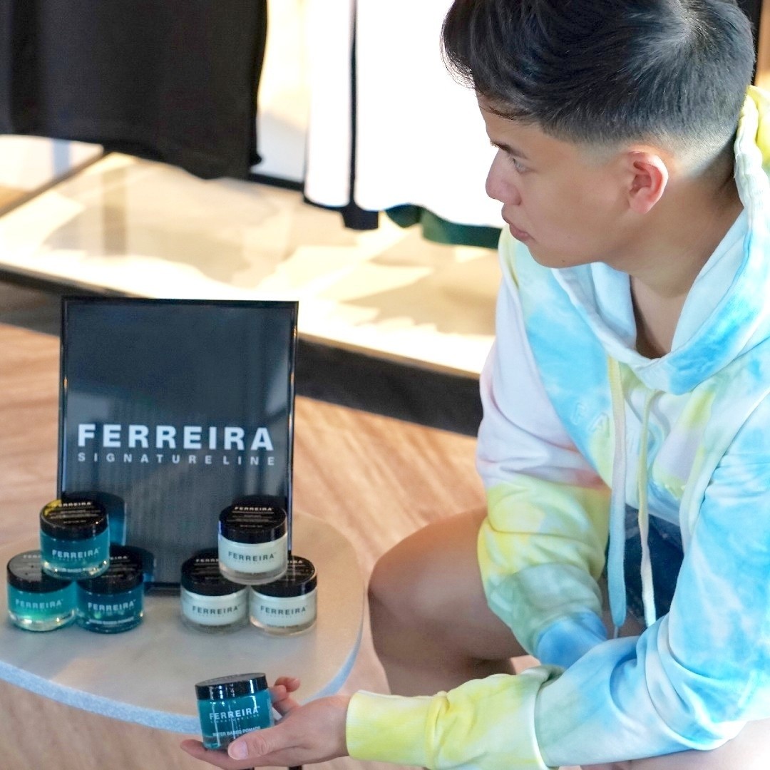 Water Based Pomade and Texture Paste 👌. This iconic duo has your hair covered all summer long. @ferreirasignatureline
#ferreirasigna