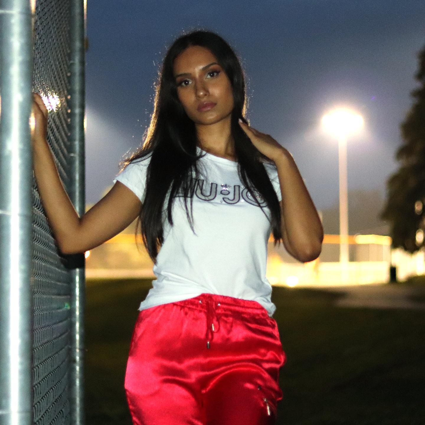 💫 Find these eye-catching pants in store along with the rest of the @liujoglobal collection.💫