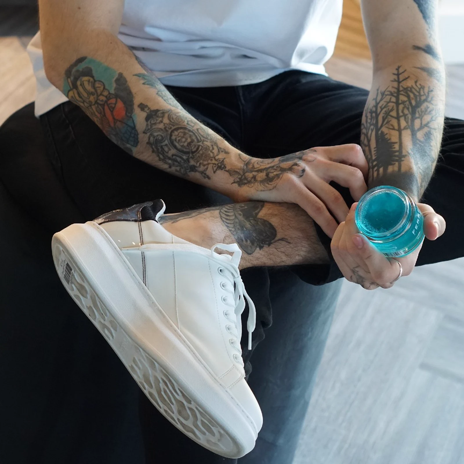 Fresh look from head to toe. Visit us in-store for @ferreirasignatureline hair-care products made with organic ingredients.
#ferreirasignatu
