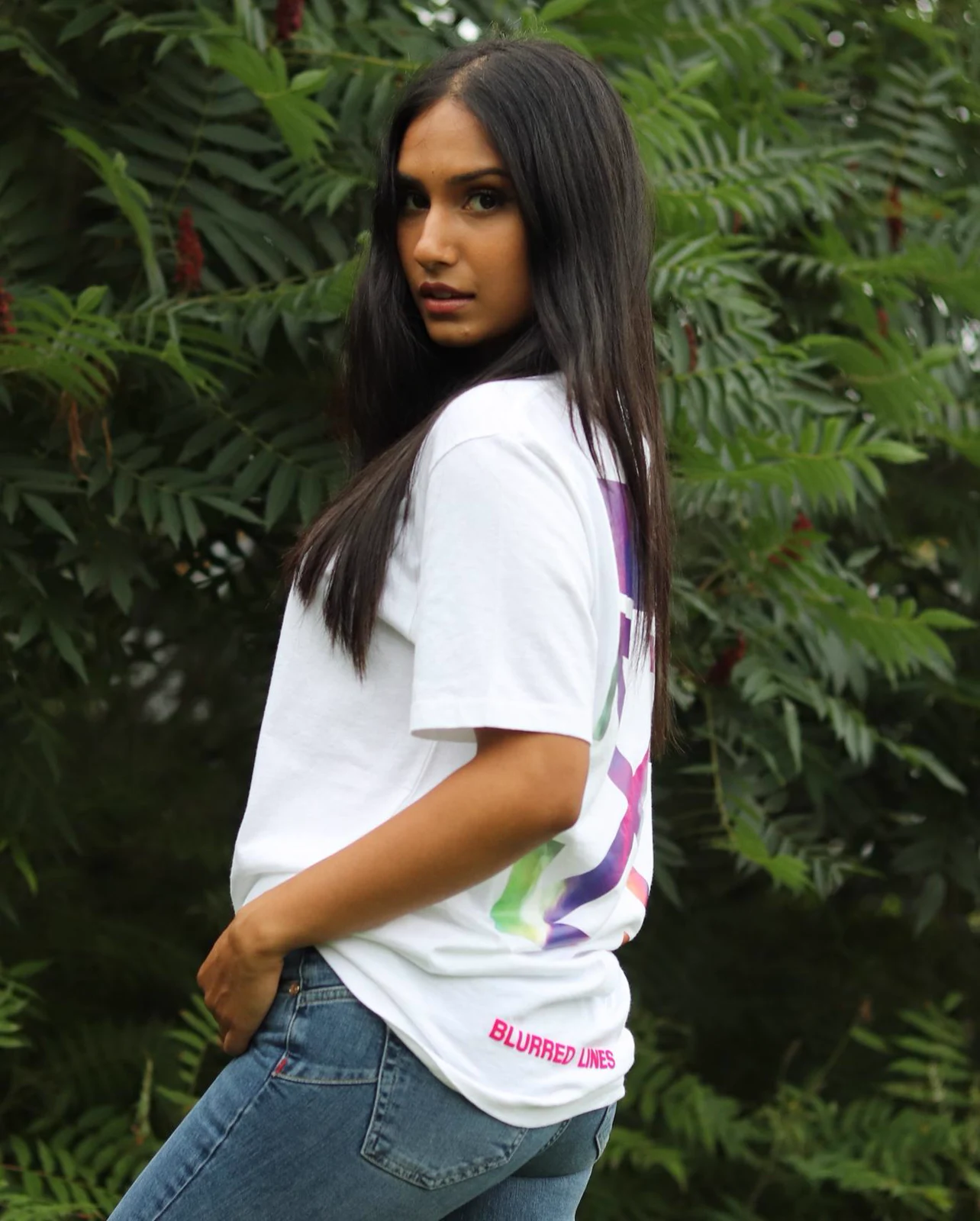 Loving this oversized tee with a splash of colour, shop @off____white today.