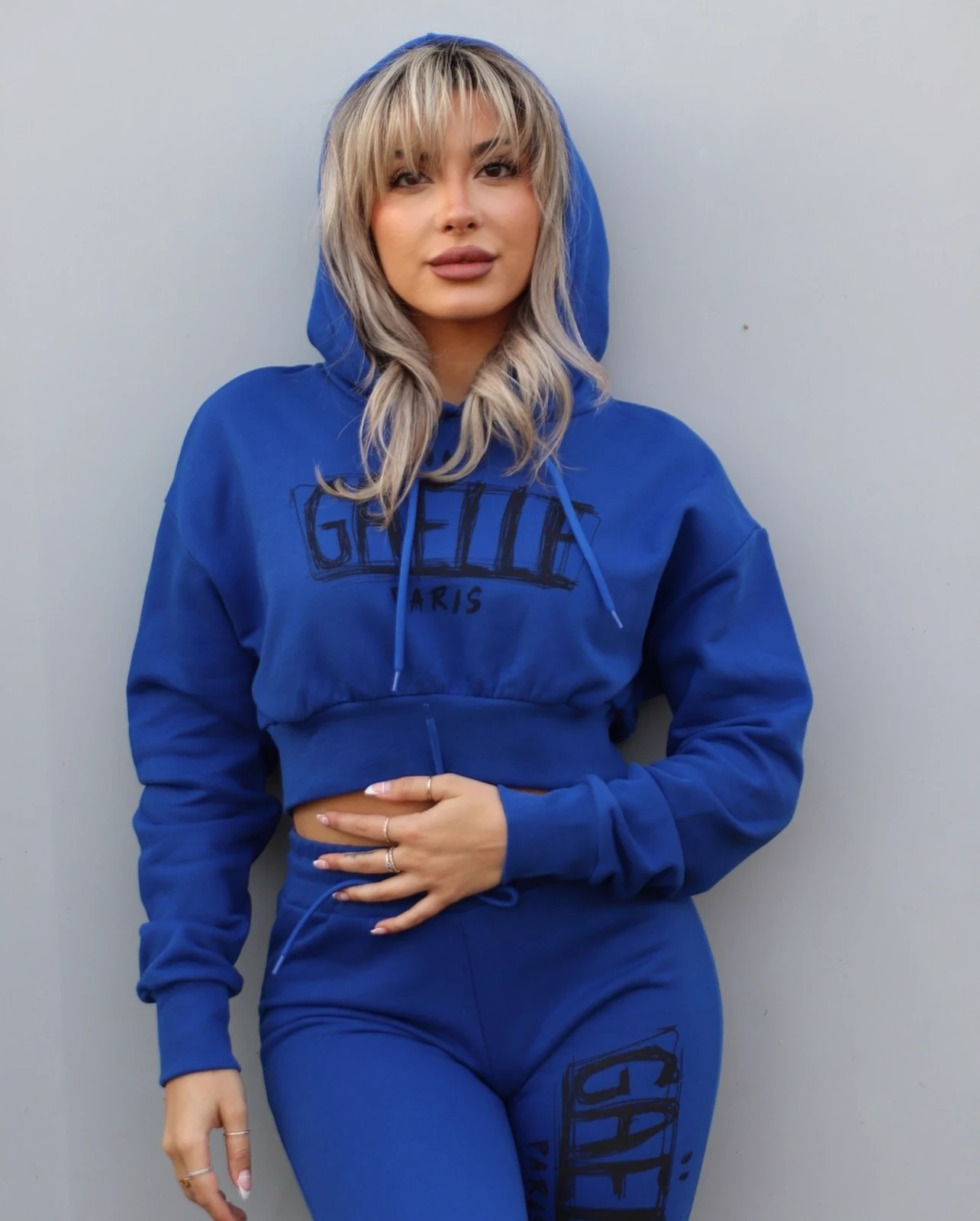 Haven't you heard? Royal blue is the new black. 🔵 ⚫️ 🔵
