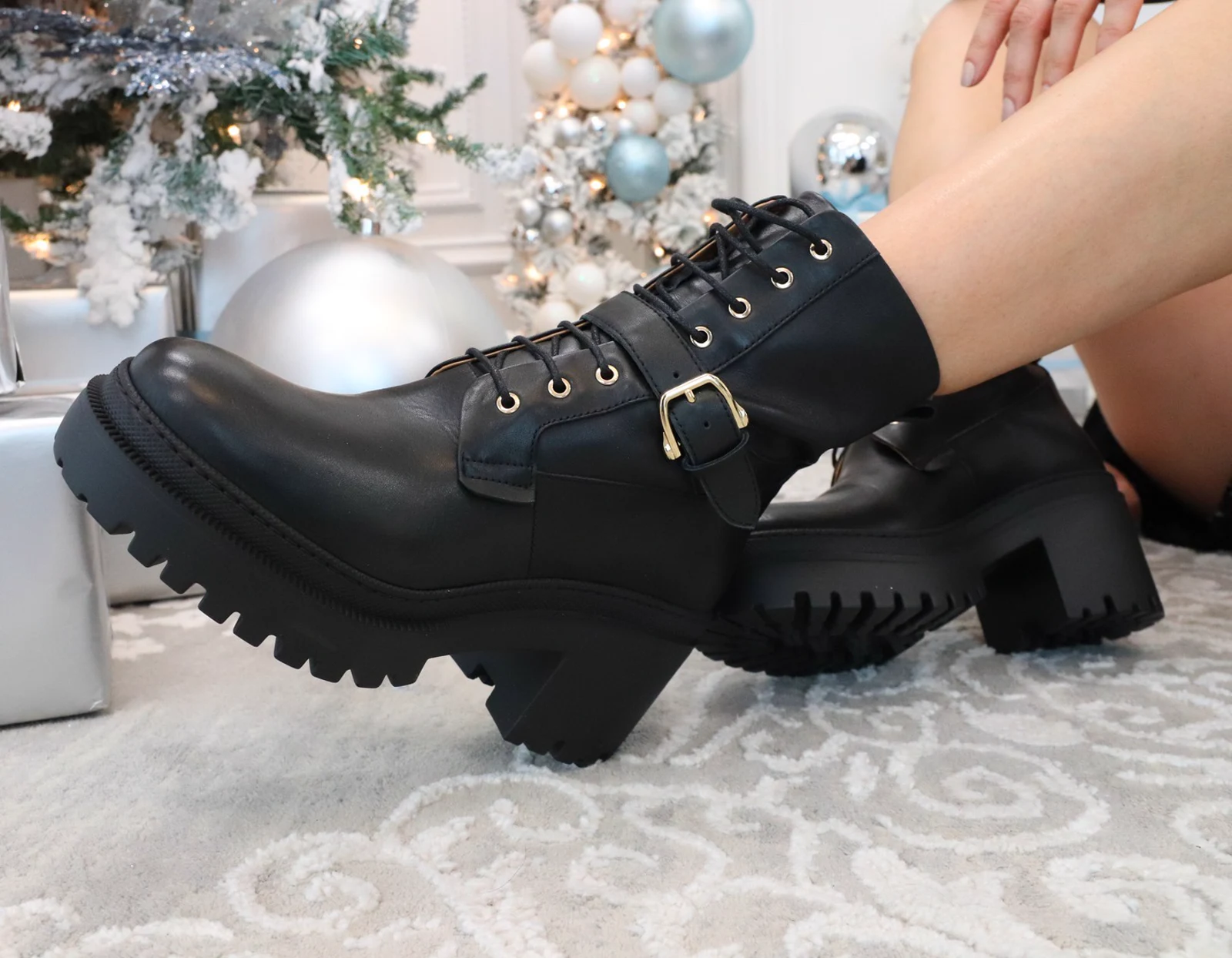 Give the gift of genuine Italian leather. @trussardi