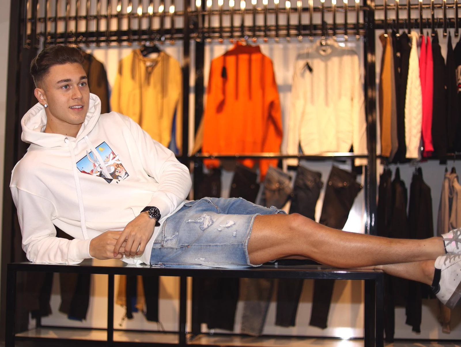 Never too warm for a @familyfirstmilano hoodie.