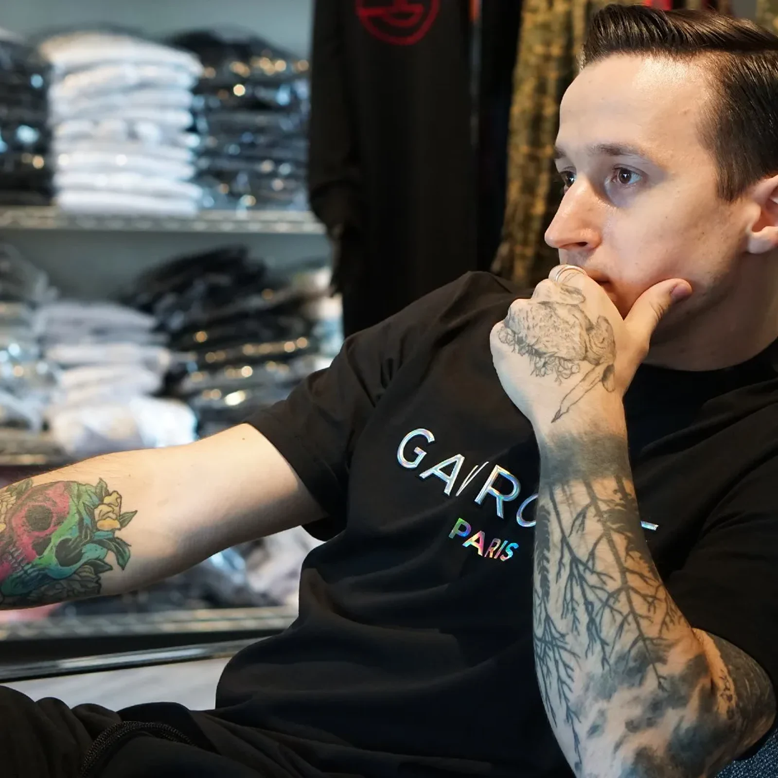 Every day essentials available @29eleven.kingcity

Model: @randyturnerhutchinson
Apparel: @gavrocheparis
Hair: @ferreirasignatureline
Locati