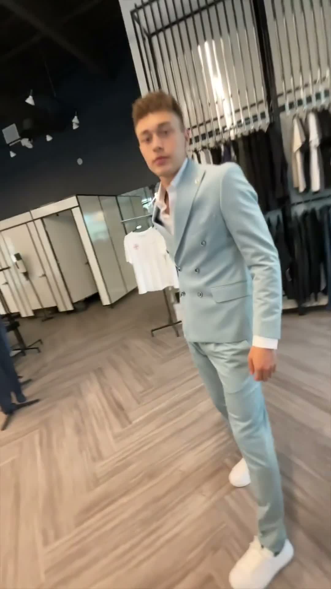 Summer wedding ready! #suitedup

#29eleven #europeanfashion #suit #weddingsuit #sumersuitinspo