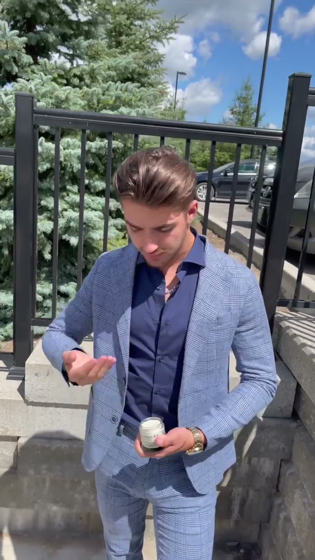 The ultimate suit paired with the ultimate hair style. An unstoppable combination.

@ferreirasignatureline