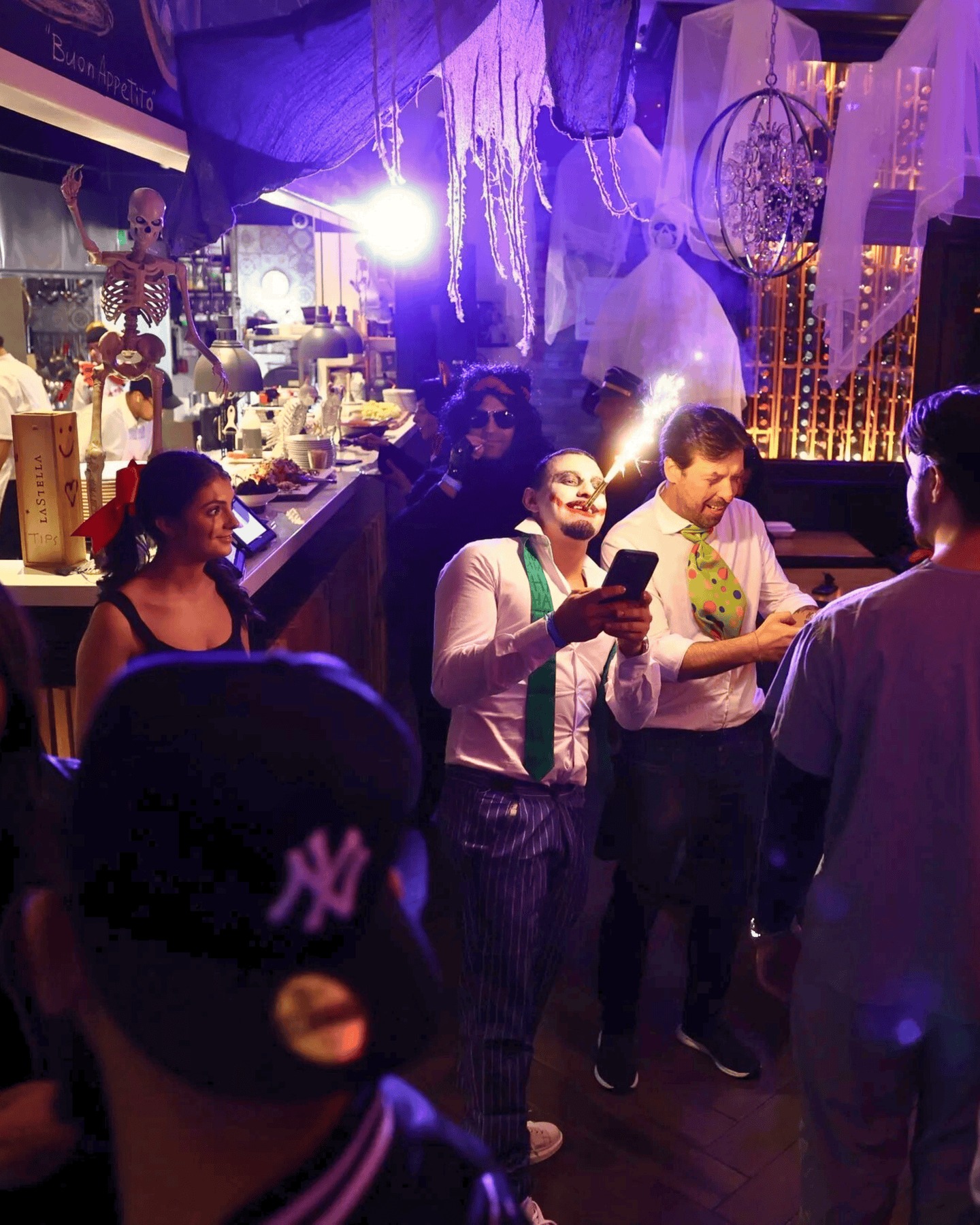 Last year’s Halloween at Osteria Gente | low lights, loud music, unreal energy.
This year? Let’s just say the vibe’s taking a new turn...

🕘