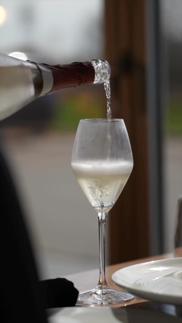 The kind of afternoon where everything slows down, not because it has to, but because it should.

Join us at Osteria Gente, where every deta