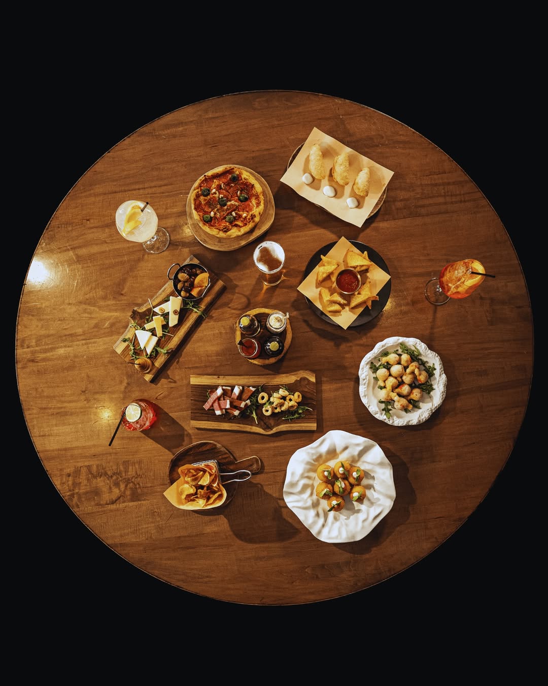 Bold flavours, cocktails on the table, and the kind of spread that turns a simple night out into something worth staying for. From the first