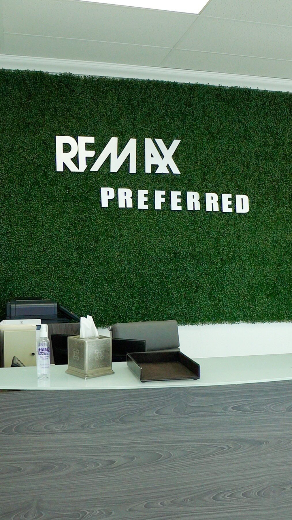 We are excited to announce our first SATELLITE OFFICE here in Fort Lauderdale‼️A big thank you to the team at remax preferred for the warm w